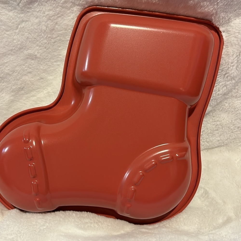 Red Stocking Baking Pan - Brand New Nordic Ware Holiday - Picture 4 of 5